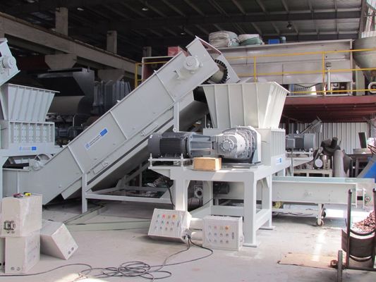 Hausmüll-Doppelt-Wellen-Reißwolf-Maschine 22*2kw 20rpm