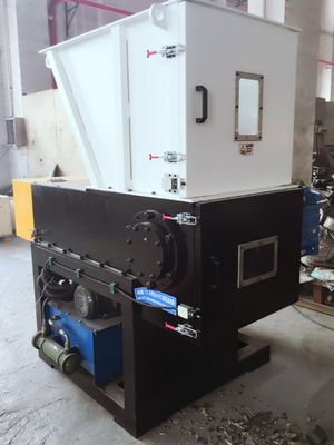 ABS 500kg/h fasst überschüssige zerreißende Plastikmaschine zusammen