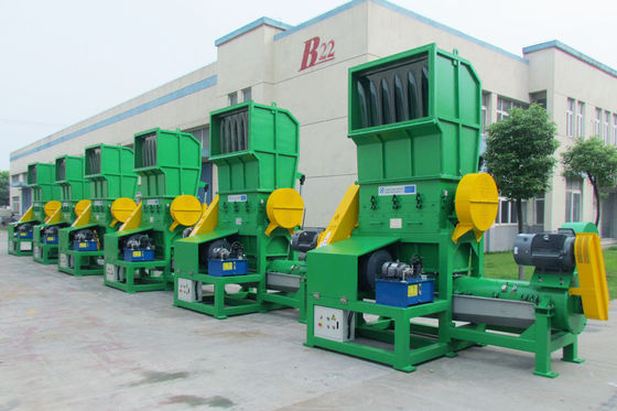 4pcs reparierte Tunnel-bohrwagen des Blatt-75kw einsackt überschüssige Plastikzerkleinerungsmaschine