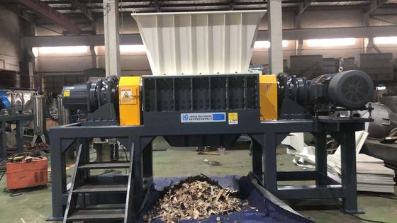 Wellen-Reißwolf-Maschine des Zwillings-18.5kw, zerreißende Maschine des dauerhaften Reifens