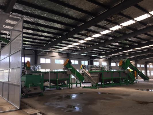 3000kg/h STREICHELN die Plastikflasche, die Maschinen mit der Zerquetschung von Reinigung aufbereitet