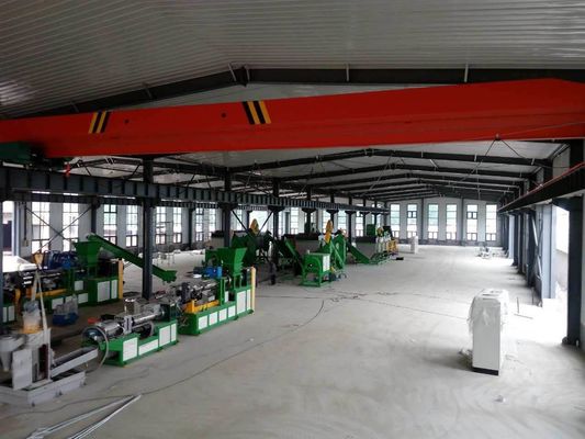 3000kg/h STREICHELN die Plastikflasche, die Maschinen mit der Zerquetschung von Reinigung aufbereitet